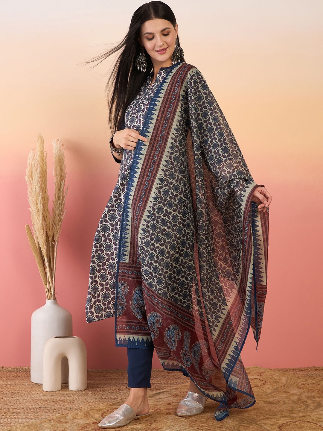 

Anouk Navy Blue Floral Printed Mandarin Collar Straight Kurta With Trouser & Dupatta