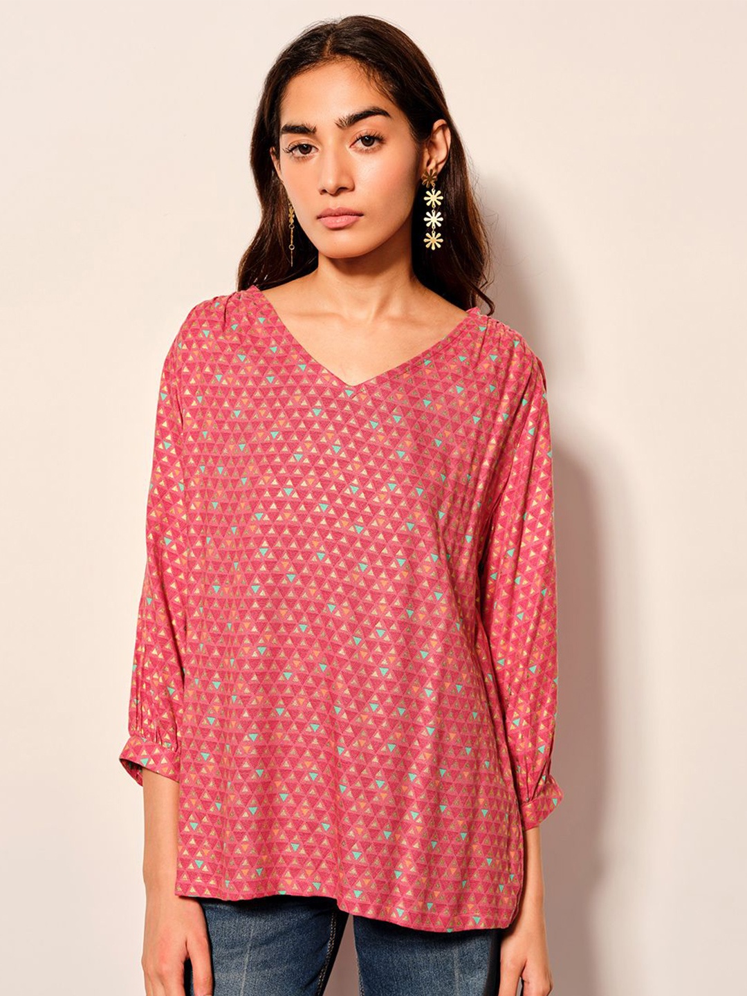 

Global Desi Women Geometric Printed Print V-Neck Top, Coral