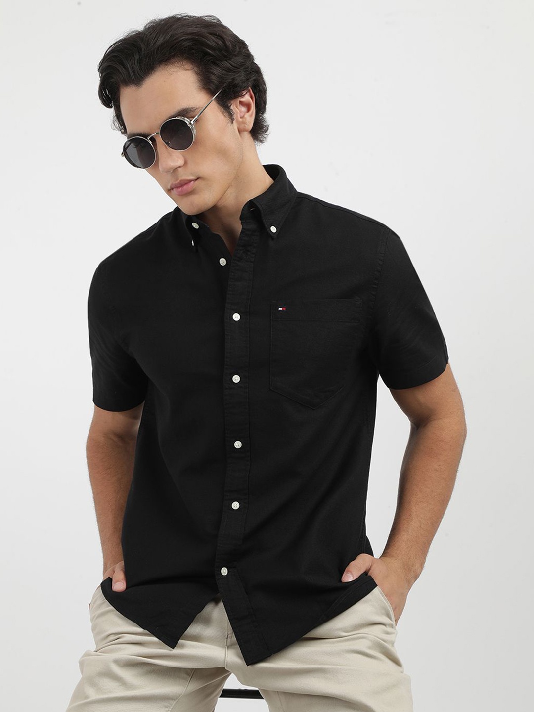 

Tommy Hilfiger Men Solid Button-Down Collar Casual Shirt, Black