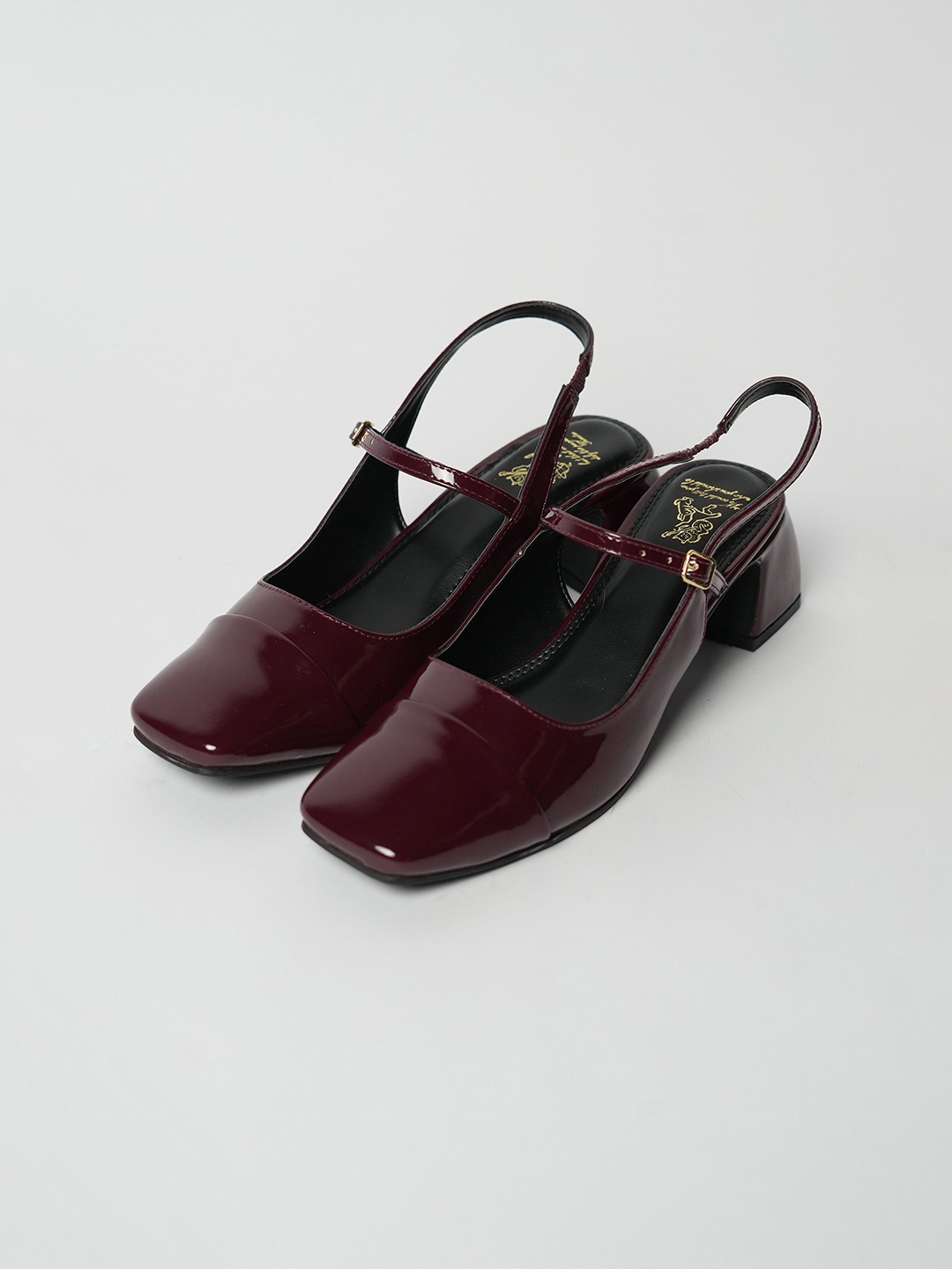 

Theater Women Square Toe Patent Leather Pumps, Maroon