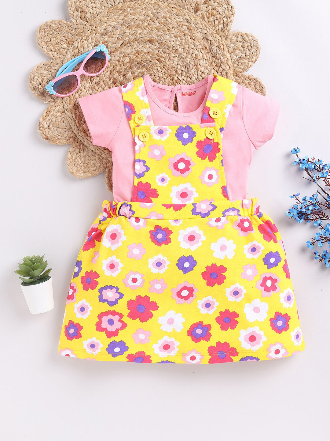 

MIMINO Infant Girls Floral Printed Pure Cotton Dungaree With T-Shirt, Yellow