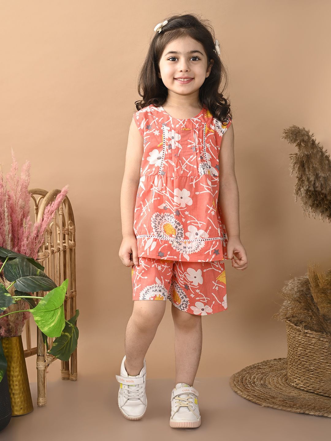 

Superminis Girls Printed Top with Shorts, Pink