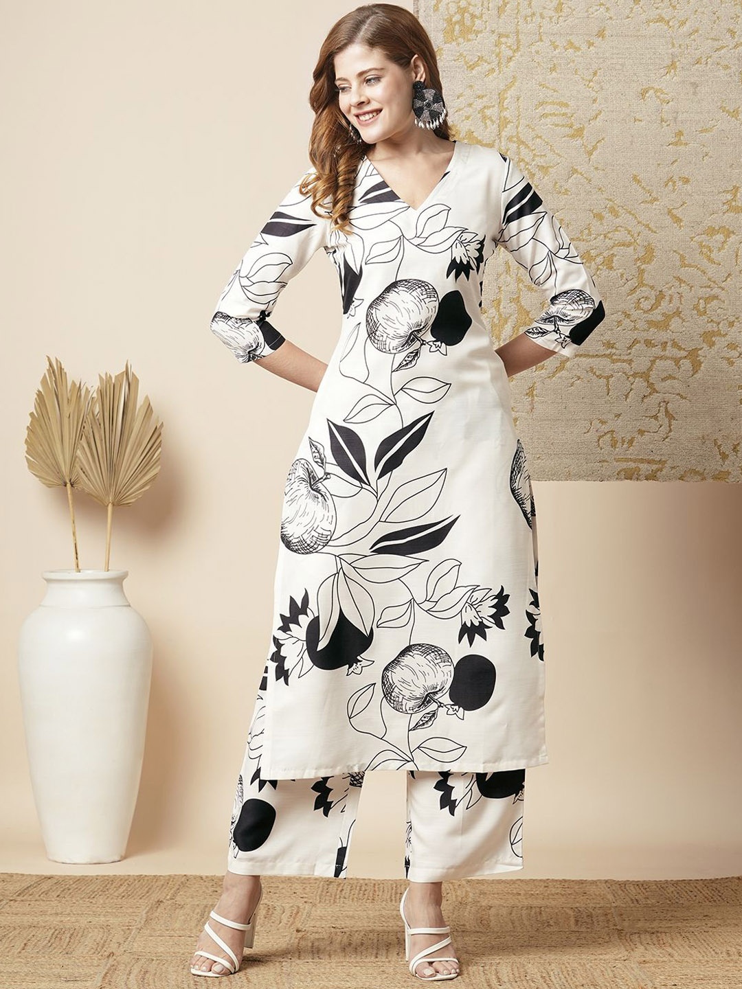 

KALINI Floral Printed Straight Kurta with Trousers, White