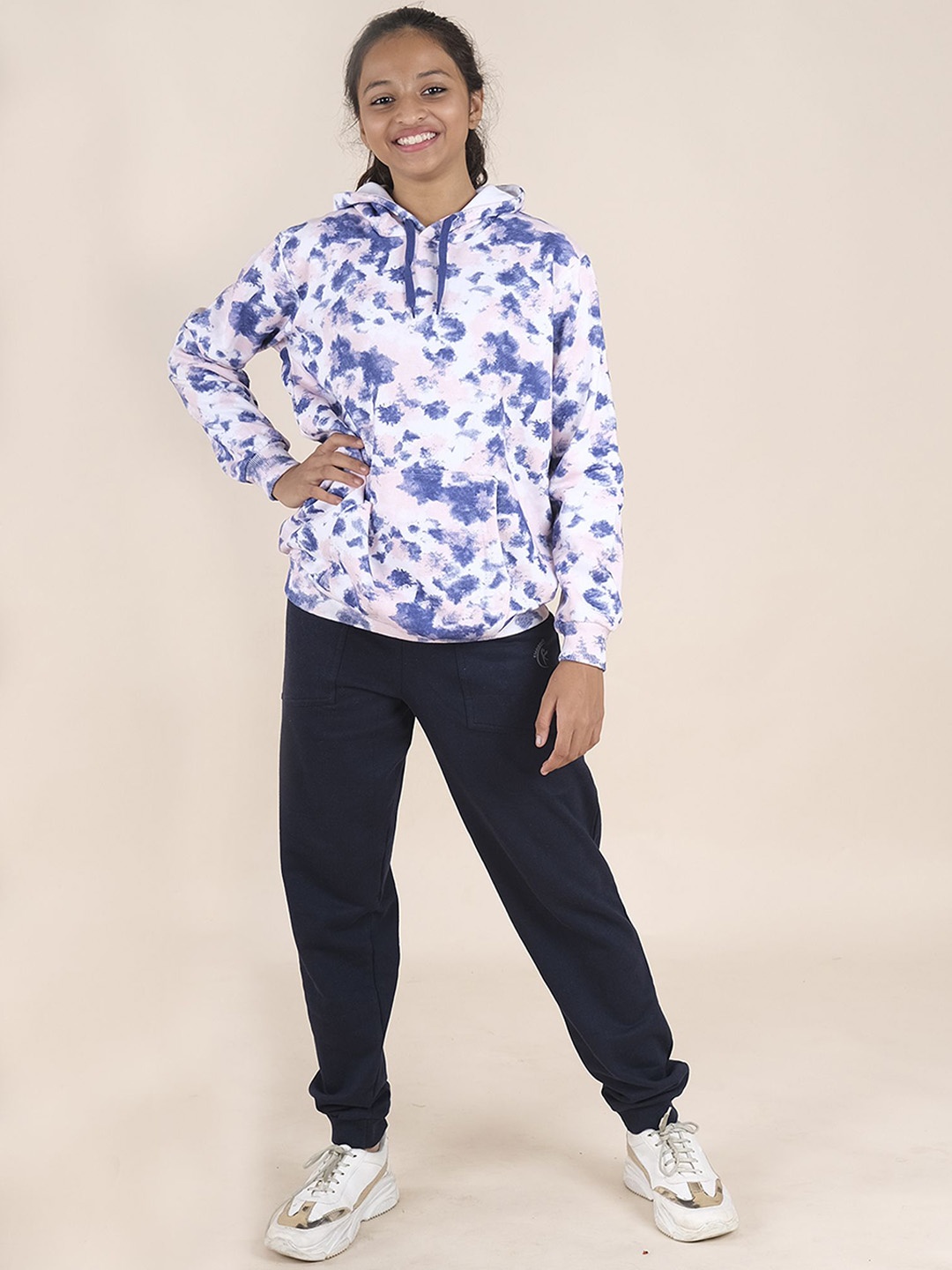 

KiddoPanti Kids Tie Dyed Sweatshirt With Joggers, White