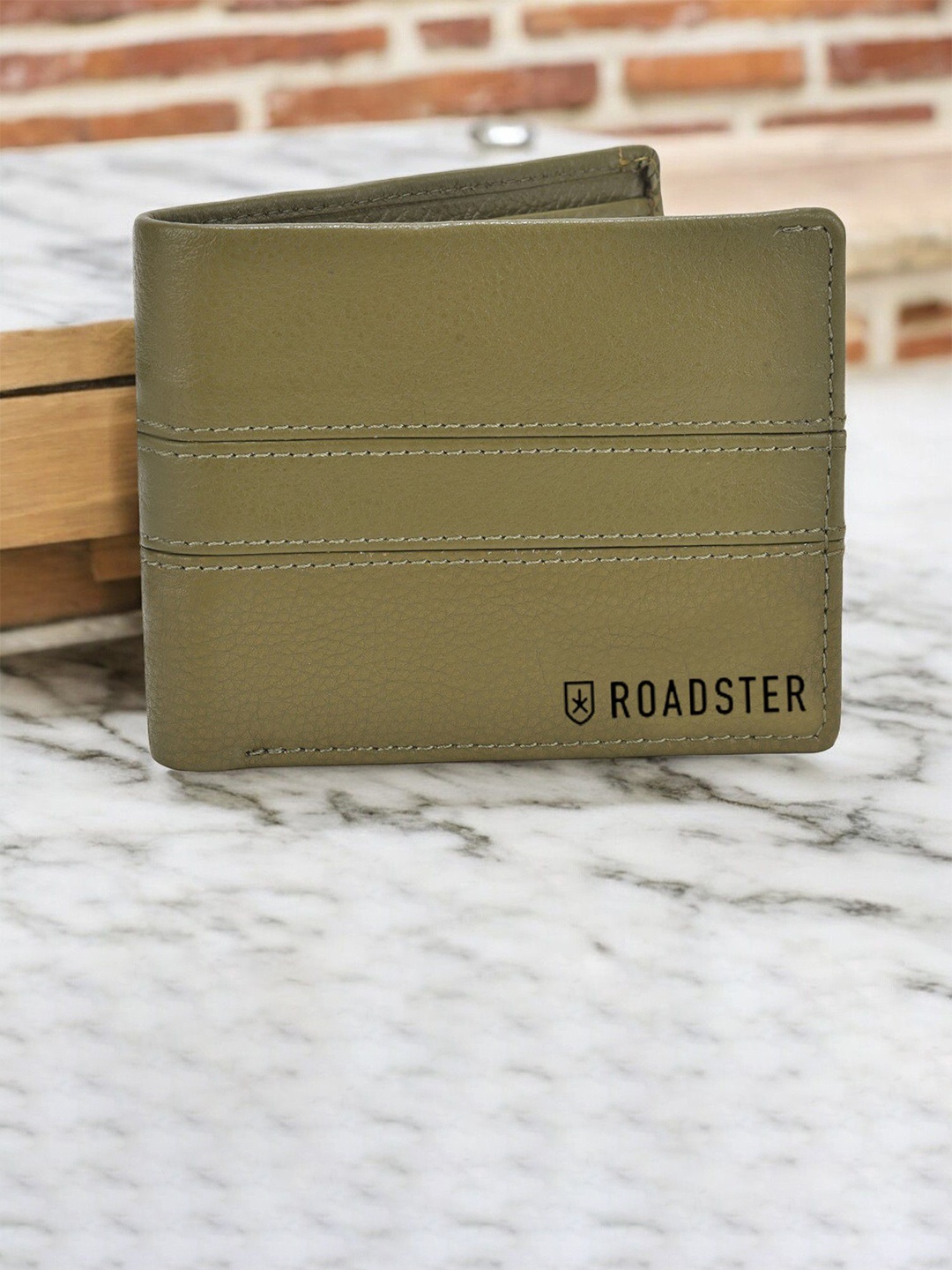 

The Roadster Lifestyle Co Men Leather Textured Two Fold Wallets, Green
