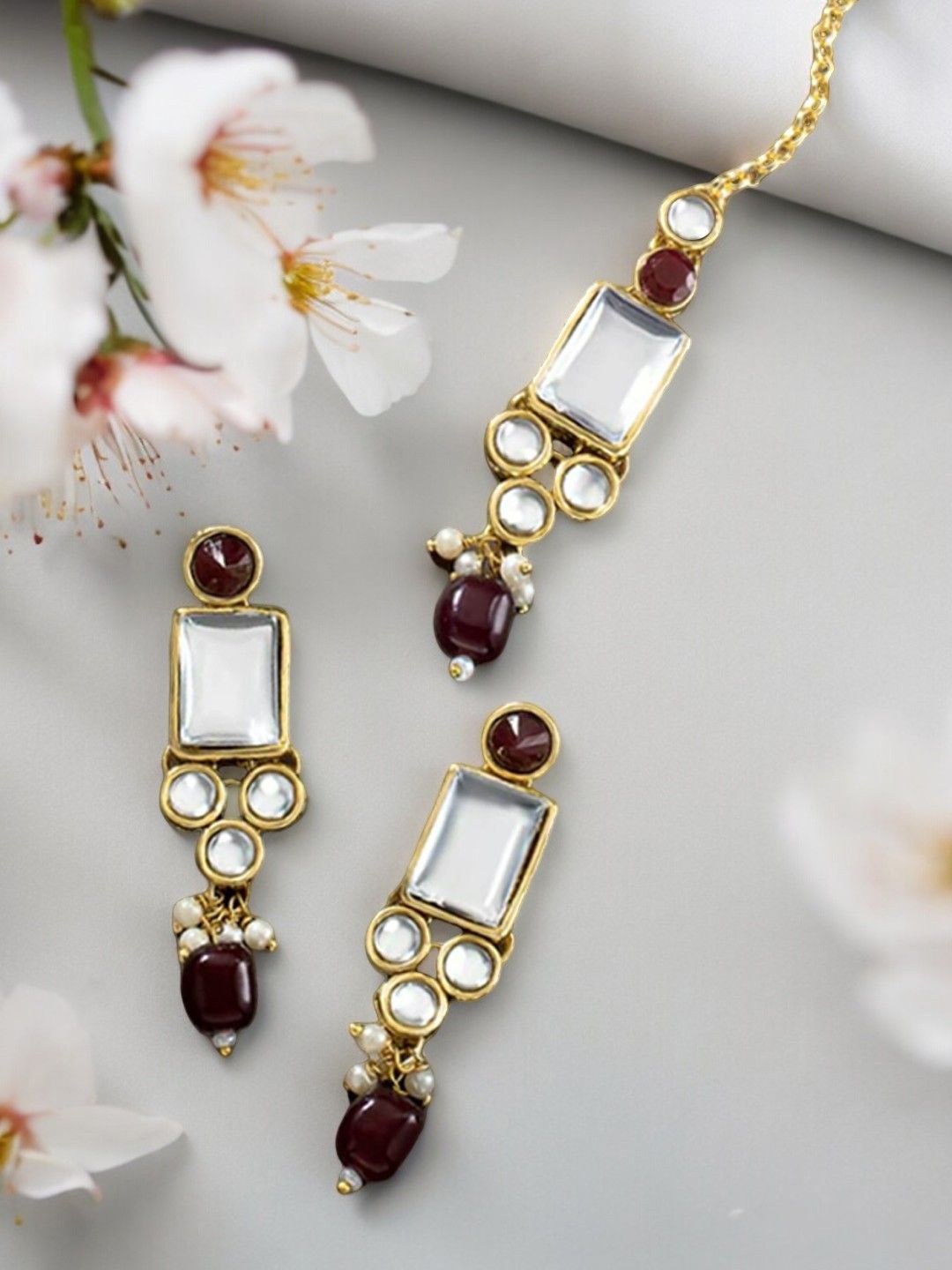 

Anouk Kundan-Studded & Beaded Jadau Jewellery Set, Gold
