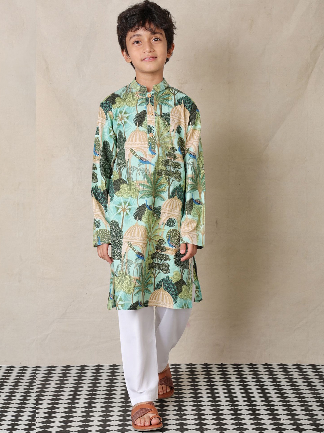 

Anthrilo Boys Floral Printed Mandarin Collar Pure Cotton Straight Kurta With Pyjama, Green