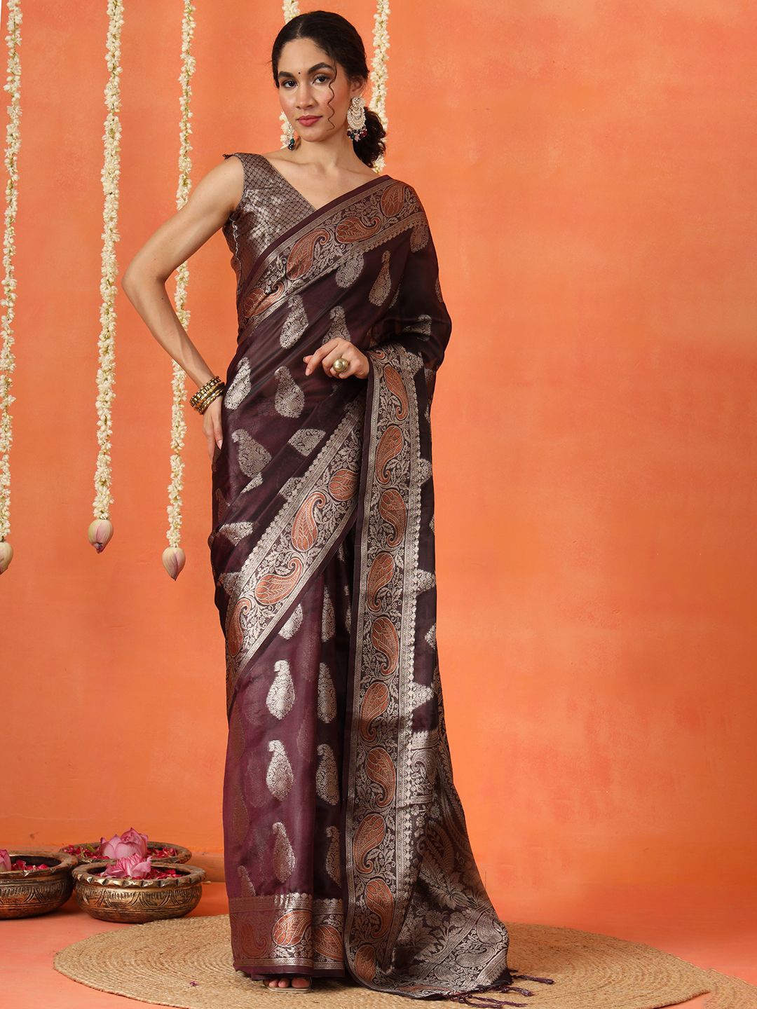 

Tikhi Imli Ethnic Motifs Zari Art Silk Saree, Violet