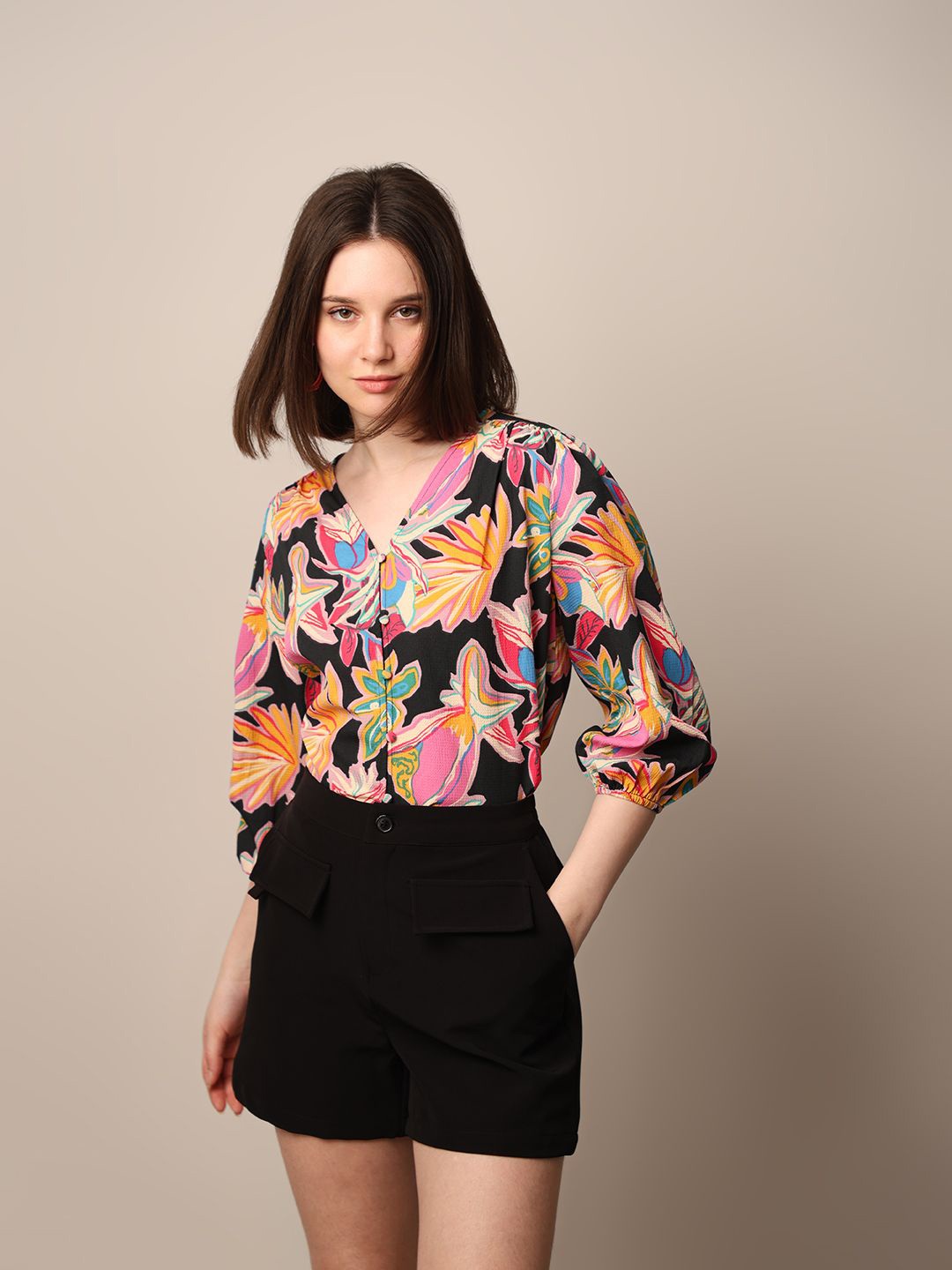 

ONLY Women Floral Printed V-Neck Top, Black