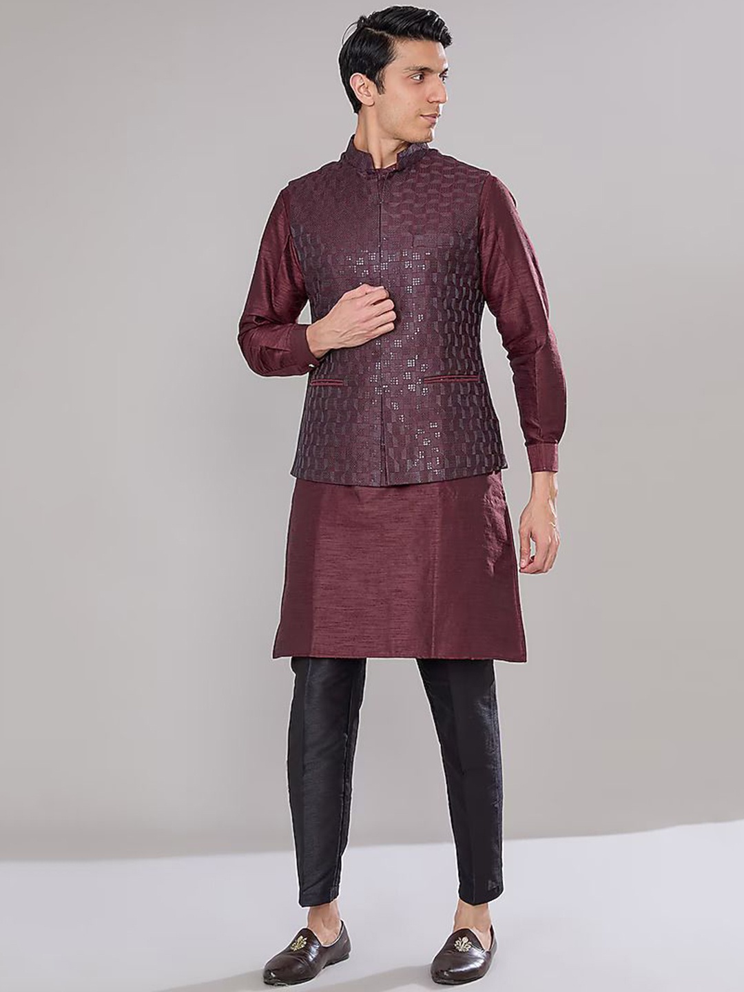 

RNG Safawala Embroidered Sequinned Raw Silk Straight Kurta with Trousers, Na