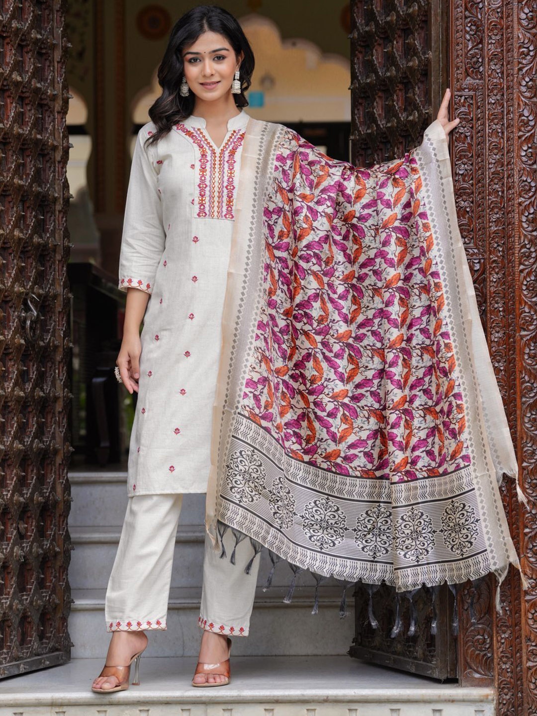 

MILAAV Floral Embroidered Thread Work Kurta with Trousers & Dupatta, White