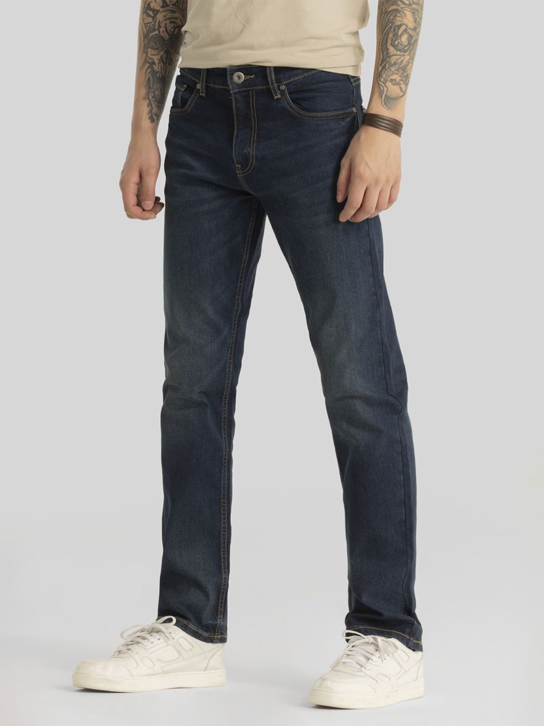 

Snitch Men Classic Light Fade Stretchable Jeans, Navy blue