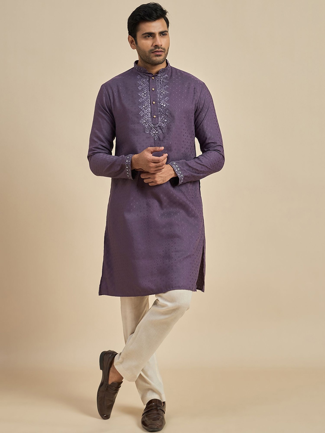 

Anouk Ethnic Motifs Yoke Design Mandarin Collar Straight kurta, Purple