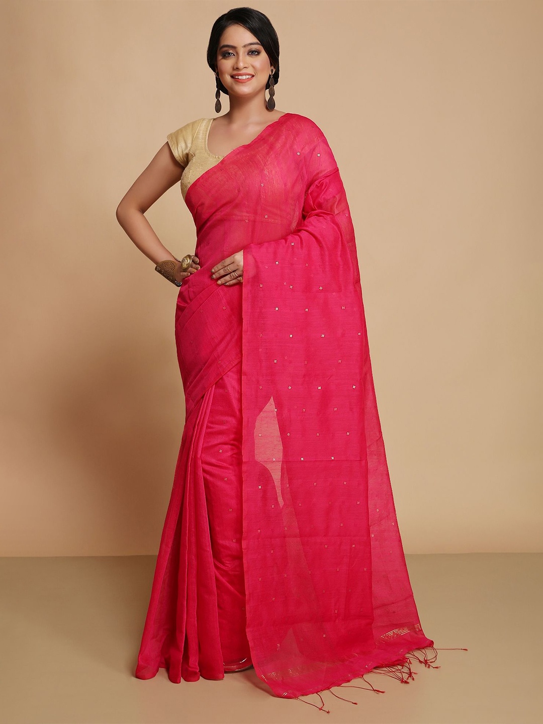 

Wooden Tant Embellished Sequinned Solid Saree, Pink