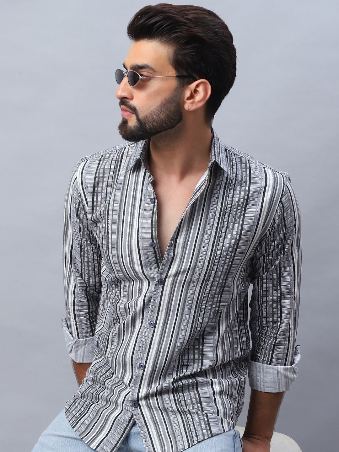 

Indian Needle Men Classic Vertical Striped Casual Shirt, Grey