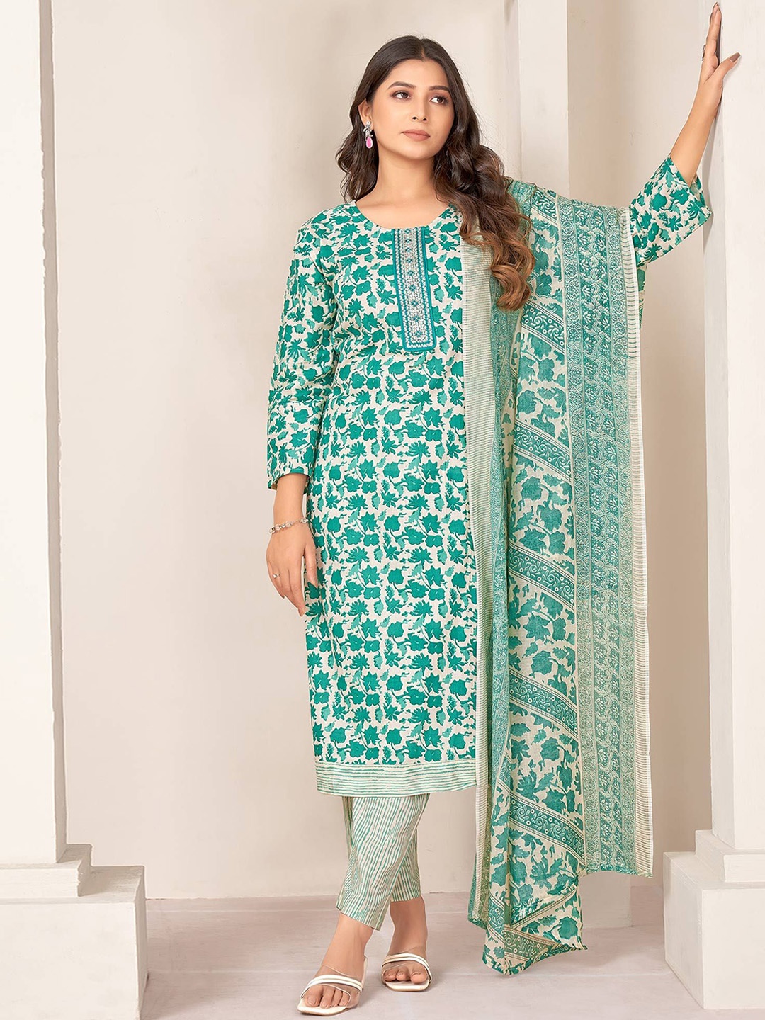 

Peachmode Floral Printed Thread Work Pure Cotton Straight Kurta with Trousers & Dupatta, Green