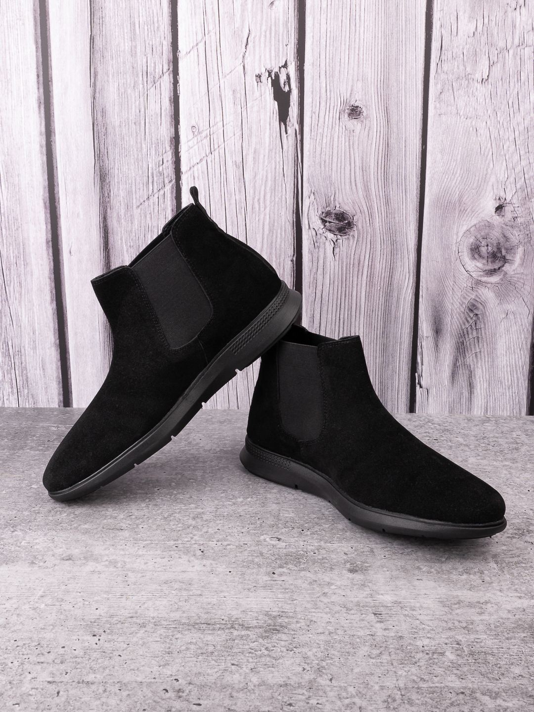 

The Roadster Lifestyle Co Men Mid-Top Chelsea Boots, Black