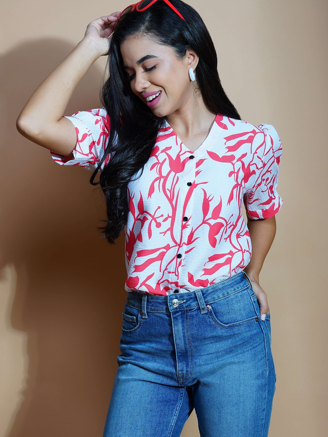 

Kinjo Women Abstract Printed V-Neck Pure Cotton Top, White