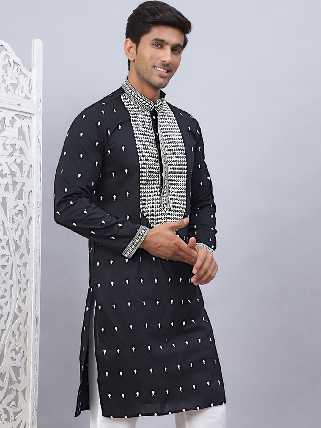 

Jompers Geometric Sequins Embroidered Mandarin Collar Straight Kurta, Black