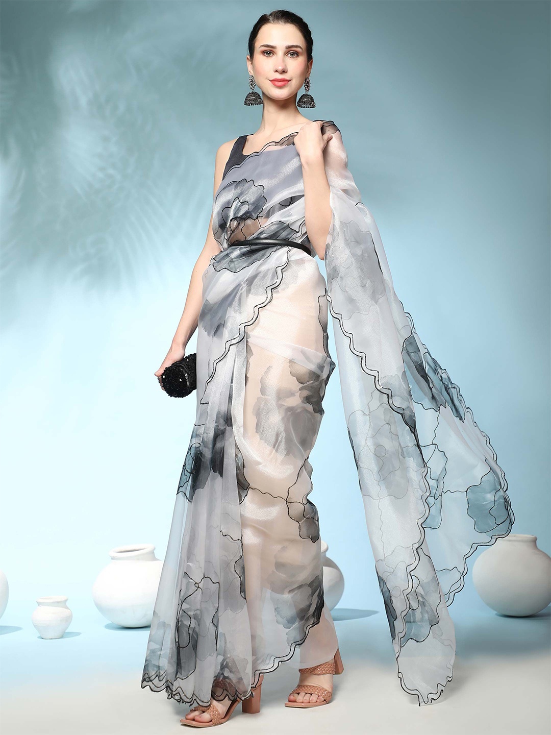 

VAMSEE Floral Embroidered Organza Saree, Off white