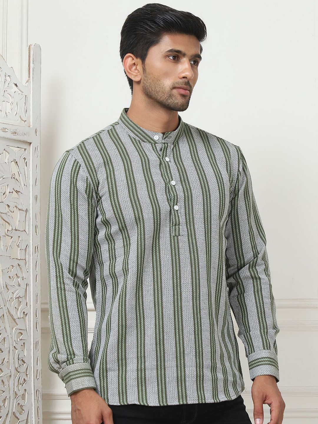 

Jompers Vertical Striped Mandarin Collar Pure Cotton Short Kurta, Grey