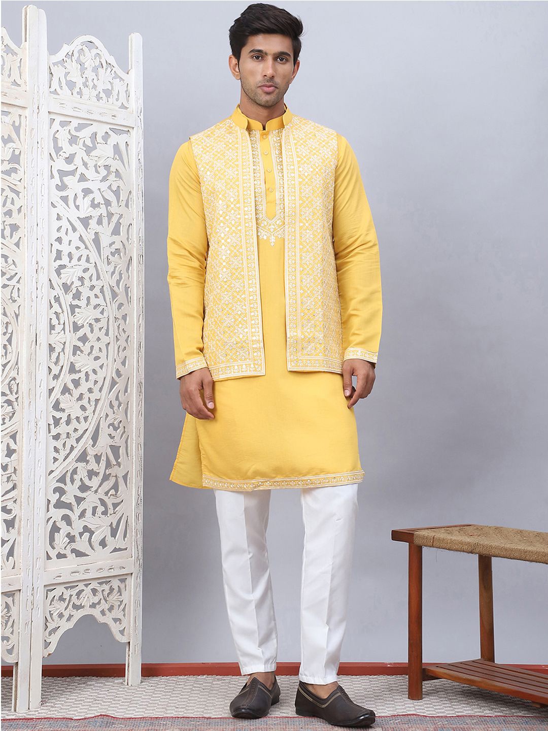 

Jompers Floral Embroidered Mandarin Collar Straight Kurta with Pyjama & Waistcoat, Mustard