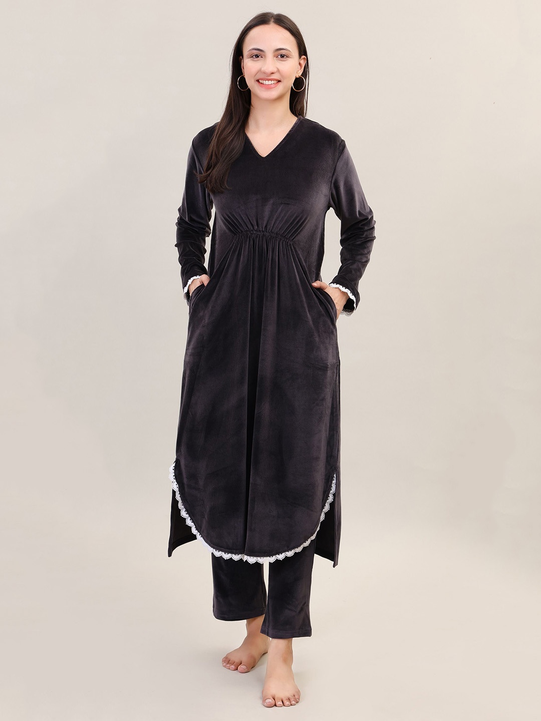 

Camey Women Lace Night suit, Black
