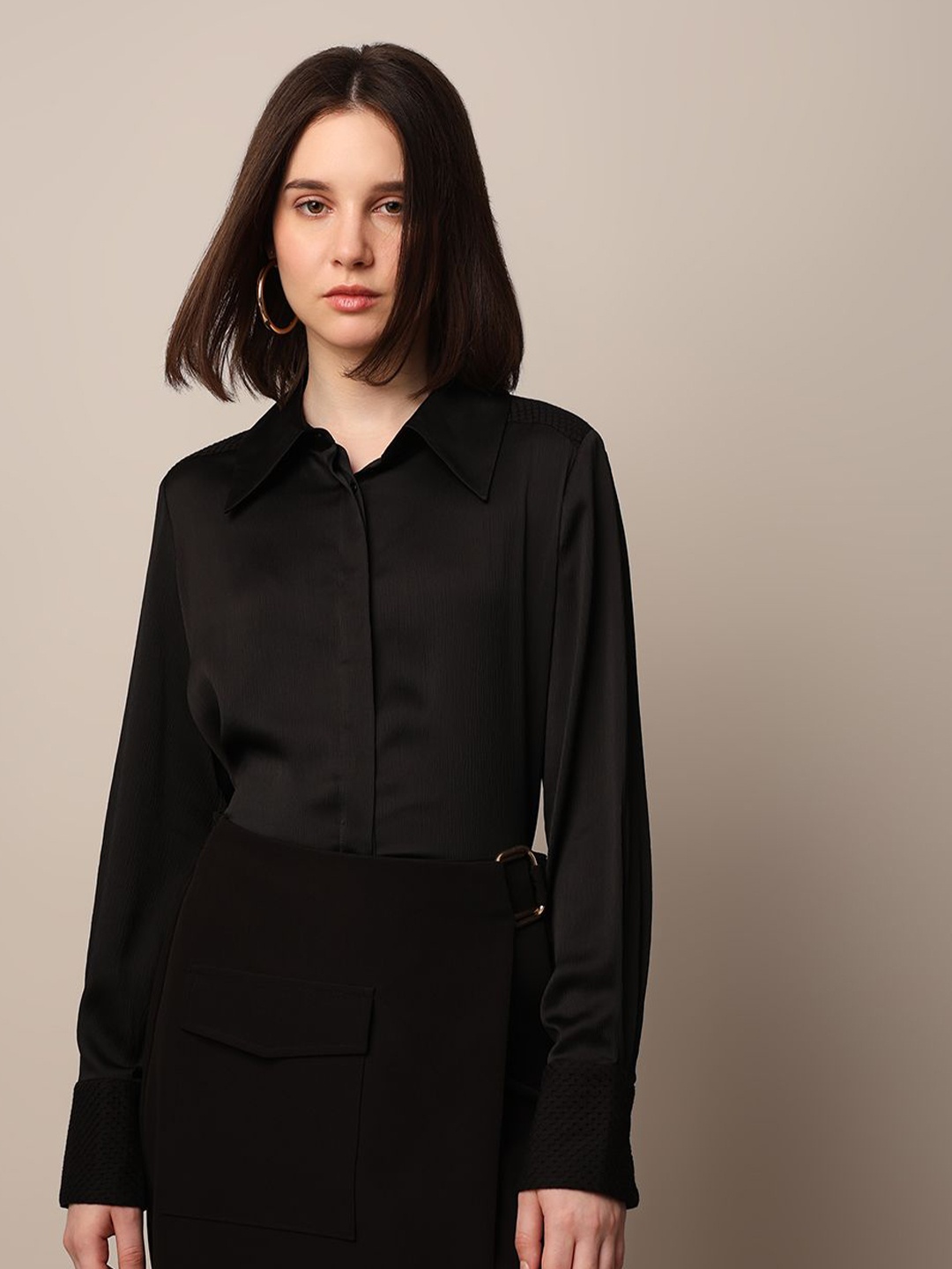 

ONLY Women Spread Collar Solid Party Shirt, Black