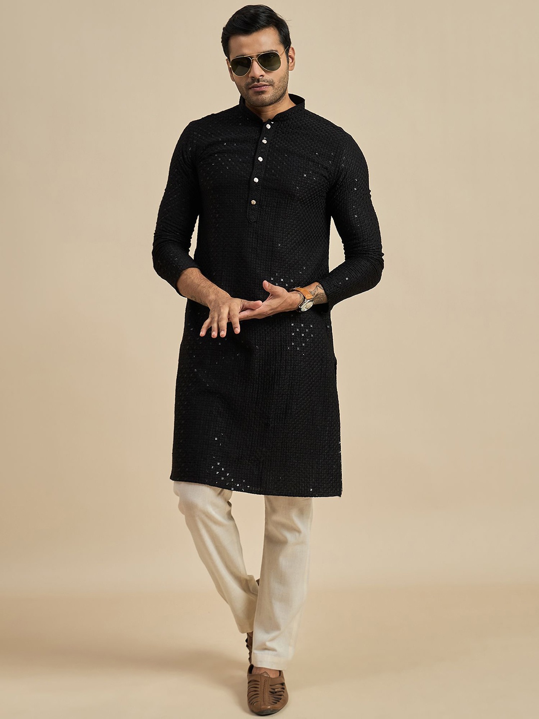 

Anouk Geometric Embroidered Mandarin Collar Thread Work Straight Kurta, Black