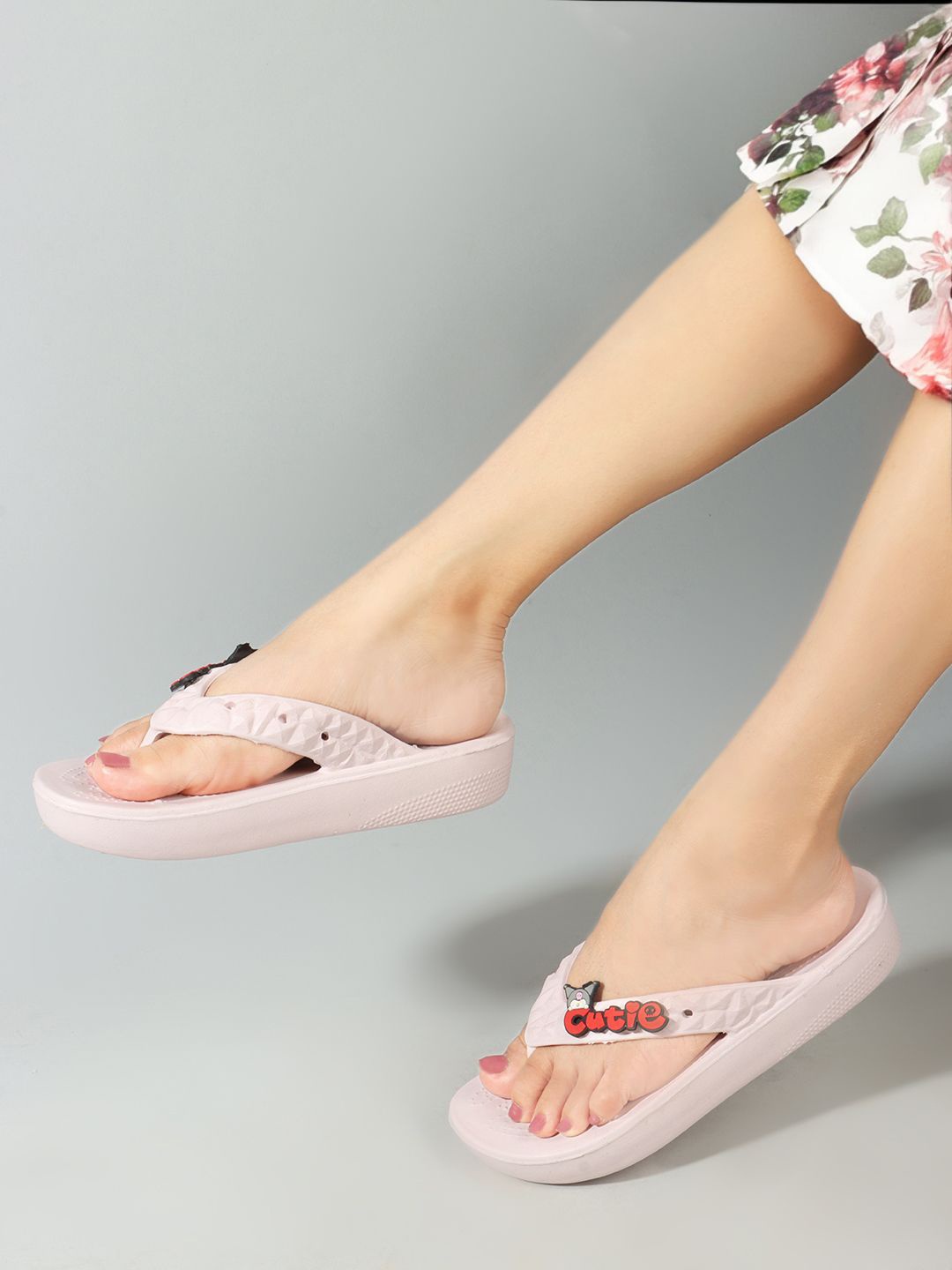 

The Roadster Lifestyle Co Women Comfort Lightweight Clogs, Pink