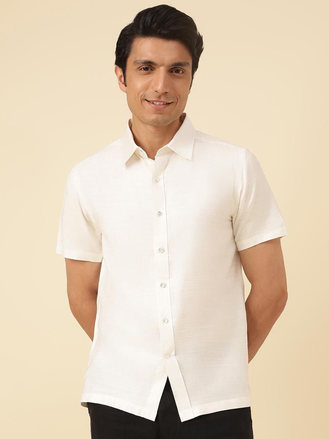 

Fabindia Men Straight Solid Spread Collar Casual Shirt, White