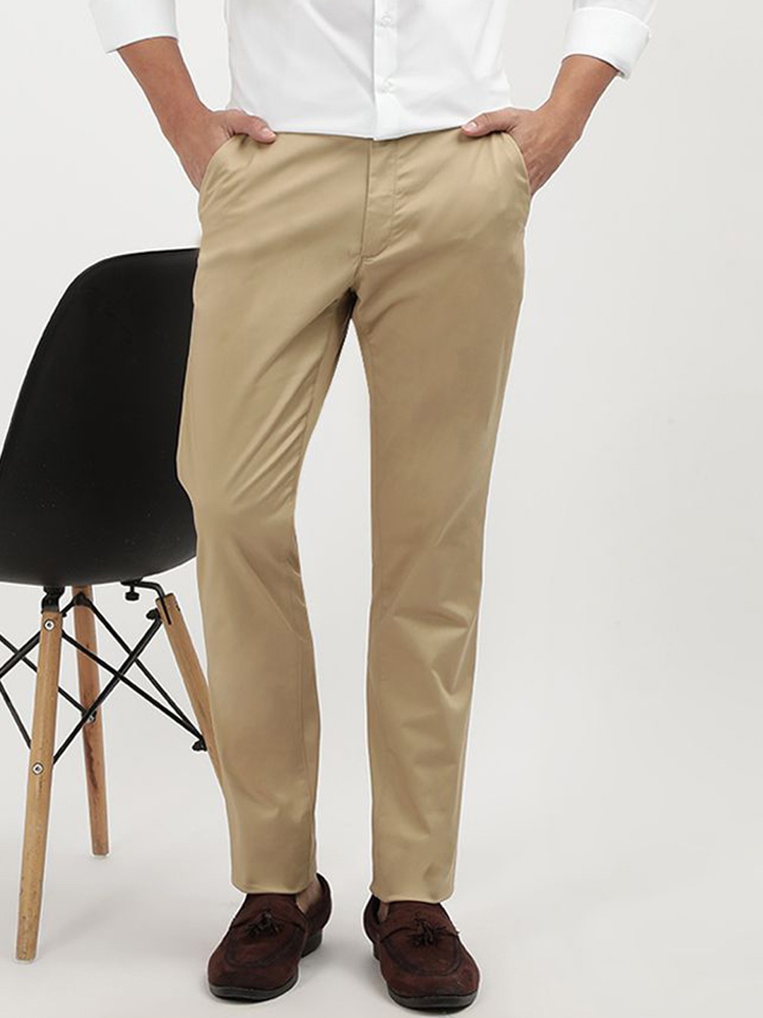 

Calvin Klein Jeans Men Slim Fit Mid-Rise Flat-Front Trousers, Beige