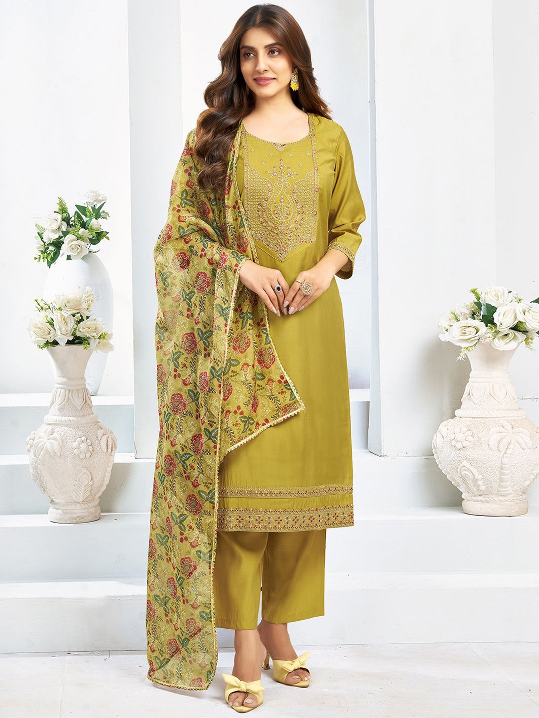 

SKYLEE Floral Yoke Design Sequinned Straight Kurta With Trousers & Dupatta, Mustard