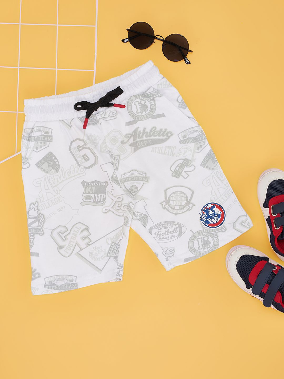 

Pantaloons Junior Boys Printed Mid-Rise Cotton Shorts, White
