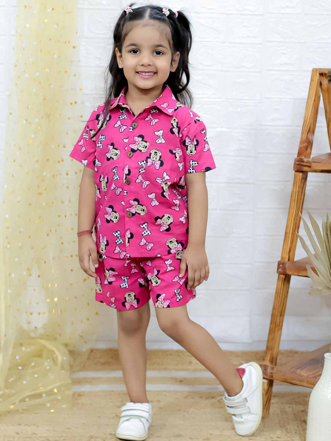 

UNBIND Girls Conversational Printed Spread Collar Pure Cotton Shirt With Shorts, Pink