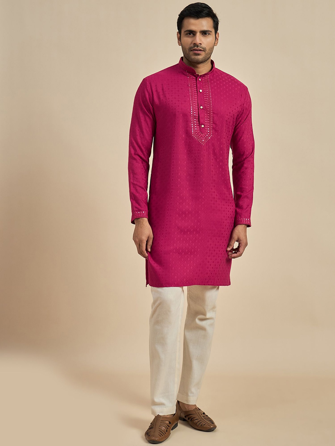 

Anouk Geometric Embroidered Thread Work Straight Kurta, Rose