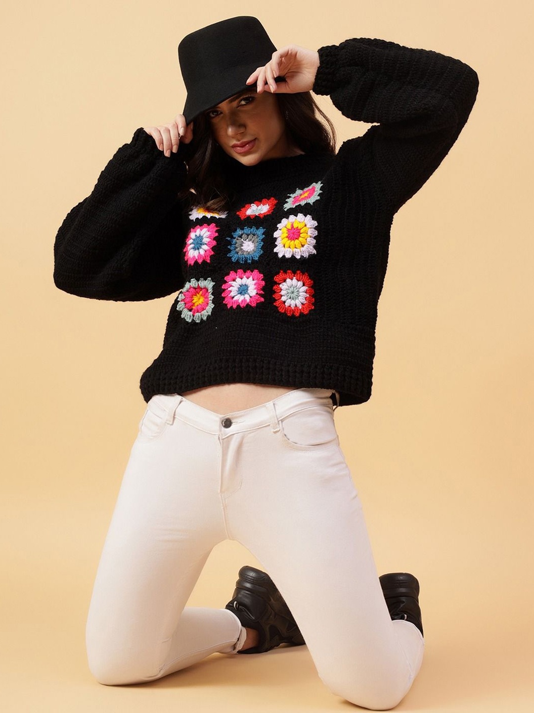 

Velvery Women Pullover with Applique Detail, Black