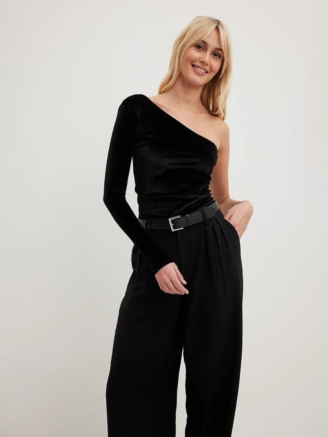 

Dracht Women Solid One Shoulder Top, Black