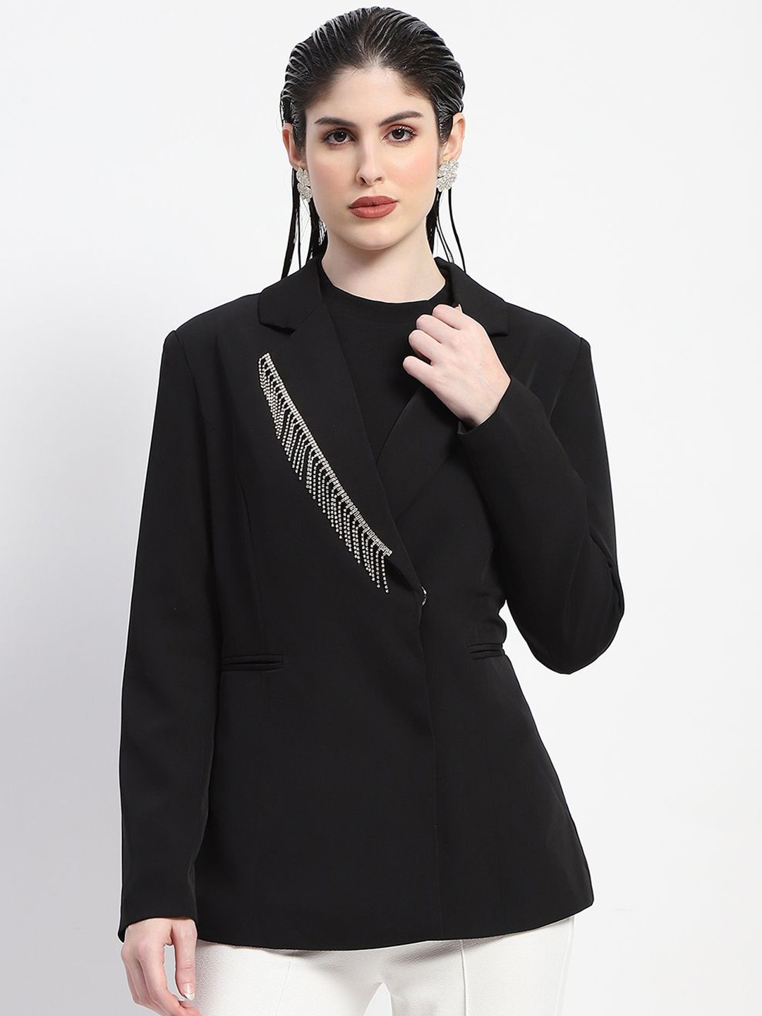 

Madame Long Sleeve Double Vent Single Breasted Blazer, Black