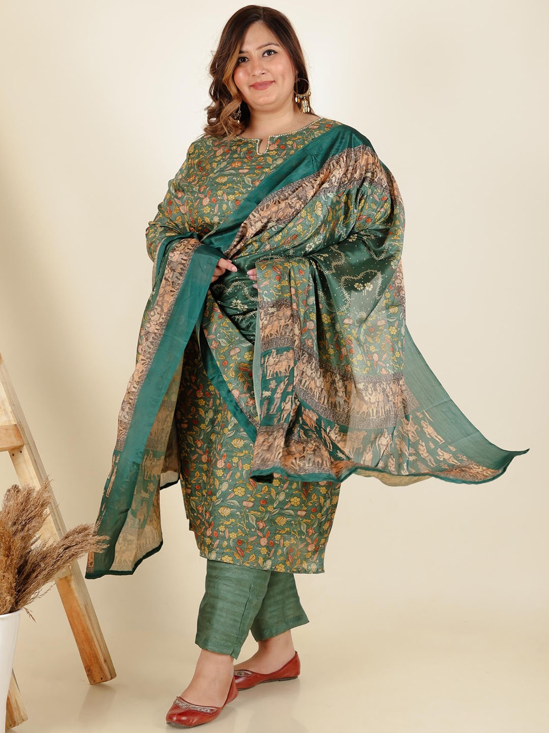 

LALI JAIPUR Plus Size Floral Printed Pure Silk Kurta with Trousers & Dupatta, Green