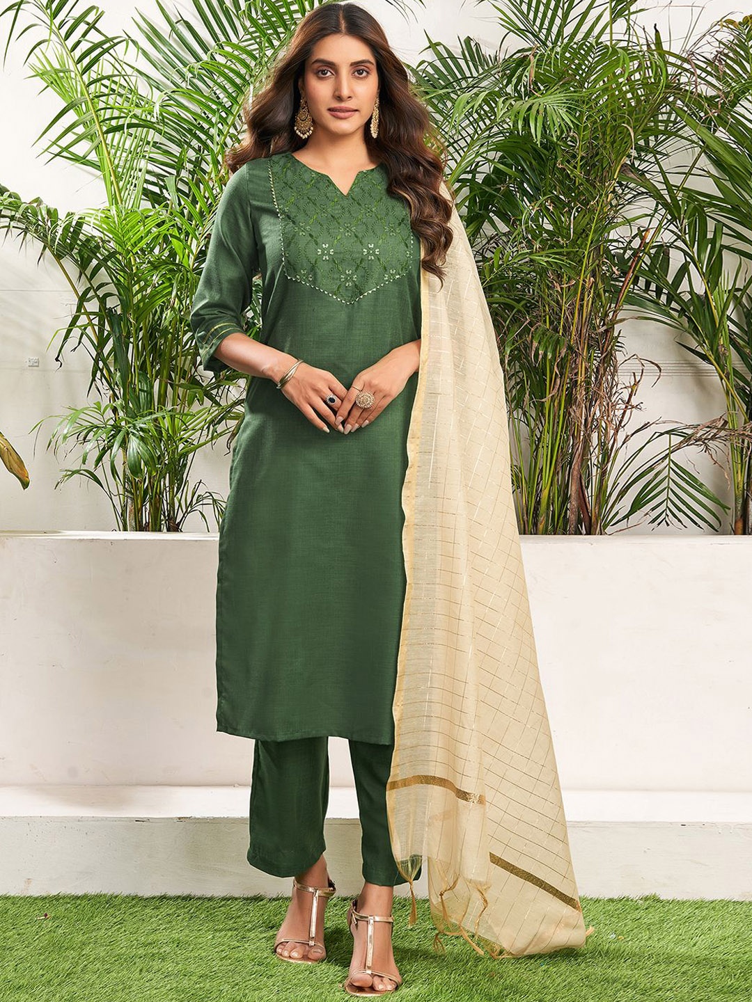 

KALINI Ethnic Motifs Yoke Design Sequinned Straight Kurta with Trousers & Dupatta, Green