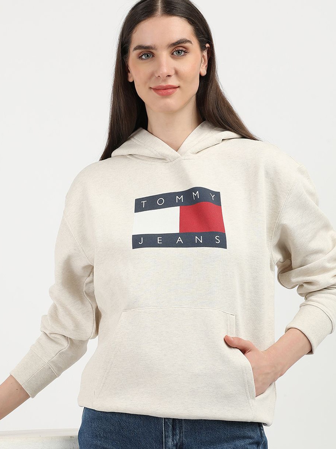 

Tommy Hilfiger Women Typography Printed Hooded Knitted Sweatshirt, White