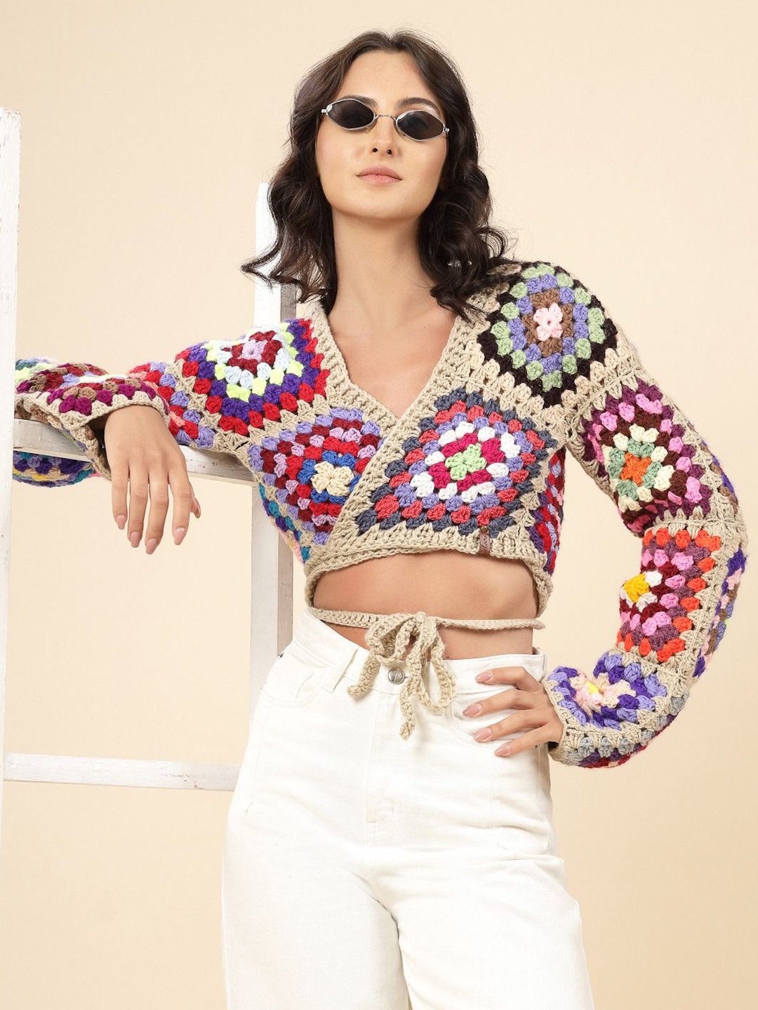

Velvery Women Crop Cardigan with Applique Detail, Beige