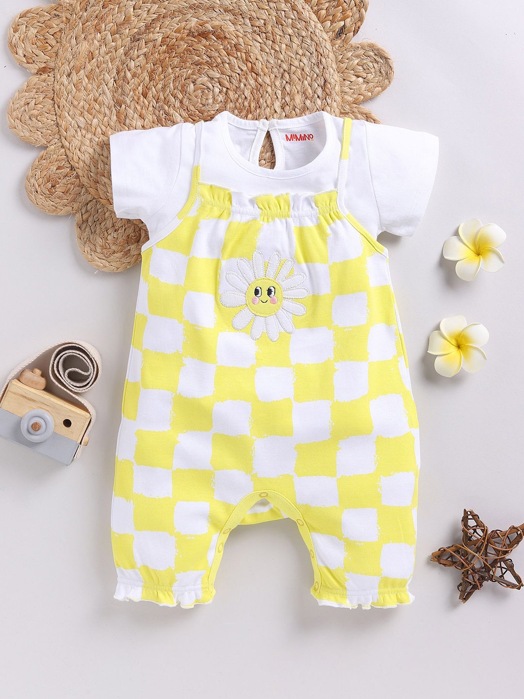 

MIMINO Infant Girls Printed Cotton Dungaree With T-Shirt, Yellow