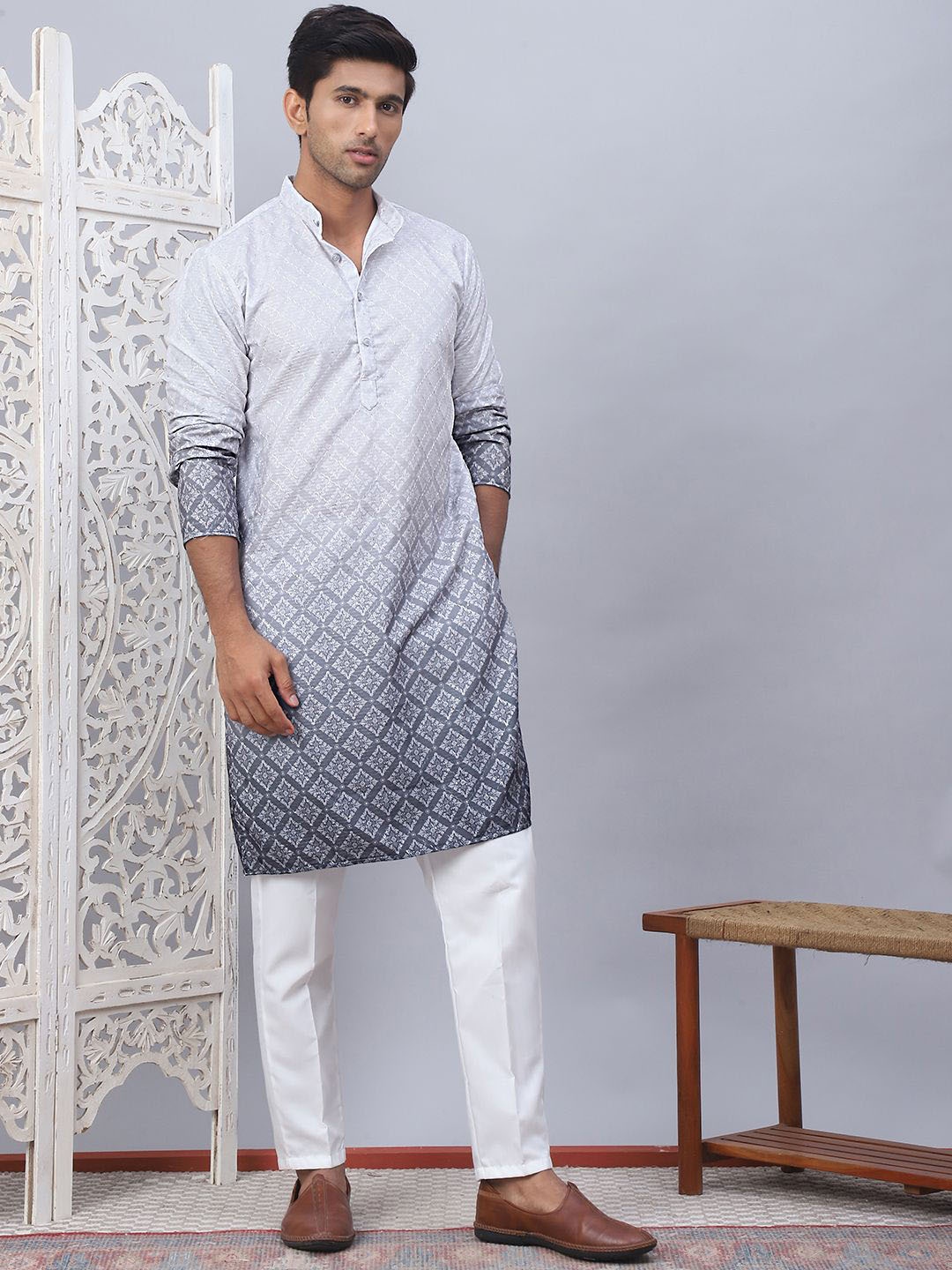 

Jompers Ombre Printed Mandarin Collar Sequinned Straight Kurta With Pyjamas, Grey