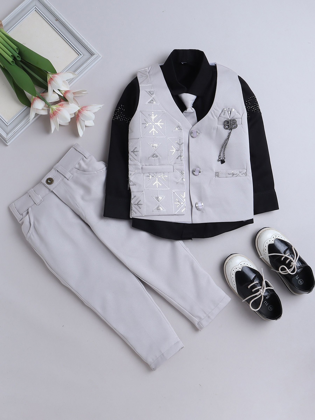 

FOURFOLDS Boys 3-Piece Single-Breasted Suits, Grey