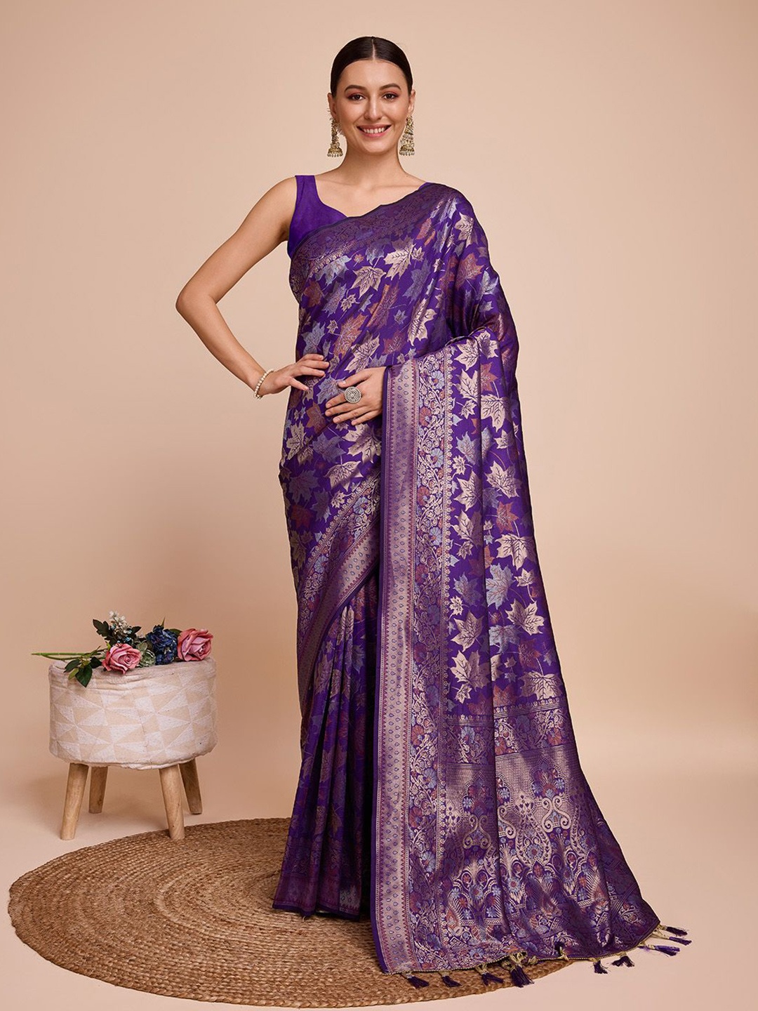 

bansari textiles Floral Zari Silk Cotton Banarasi Saree, Magenta