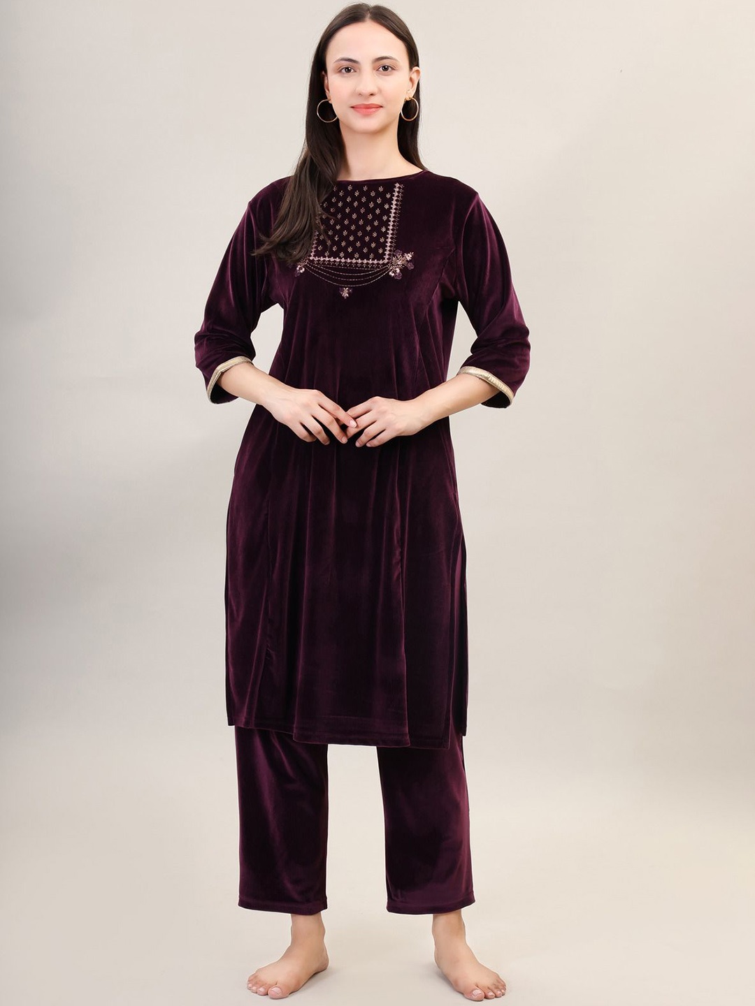 

Camey Women Velvet Kurti & Pajama Night suit, Maroon