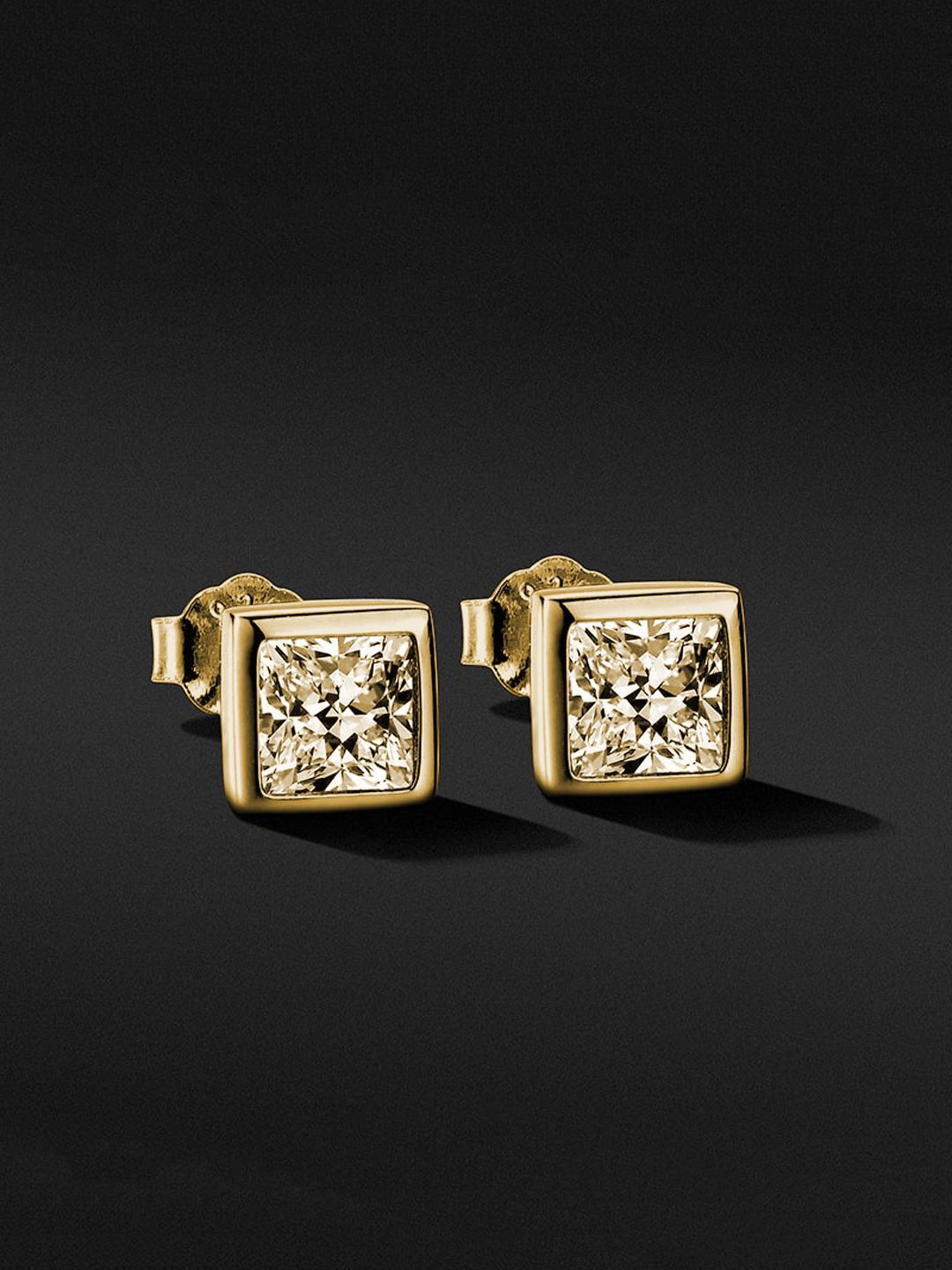 

KRENOZ Men Sterling Silver Cubic Zirconia Square Studs, Gold