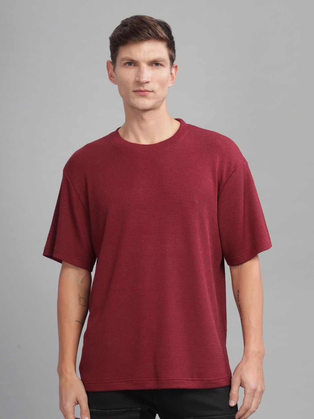 

TOMHIDDLE Men Solid Round Neck Cotton Relaxed Fit T-Shirt, Burgundy